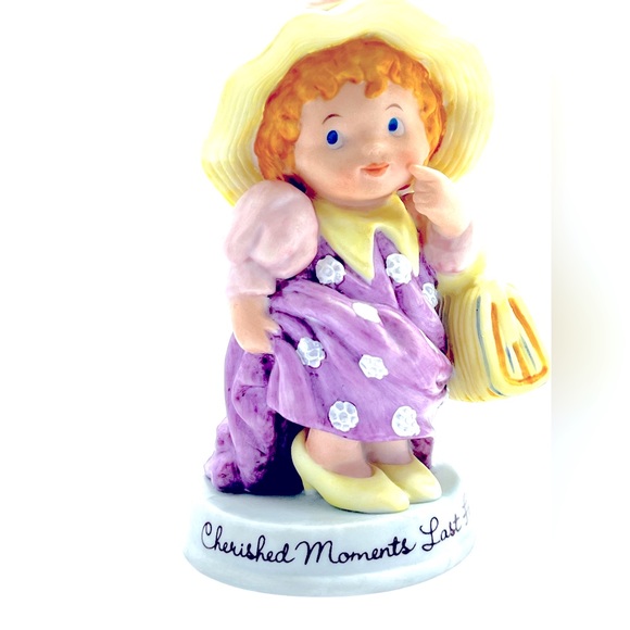 Avon "CHERISHED MOMENTS LAST FOREVER" Small Figurine - Picture 2 of 6